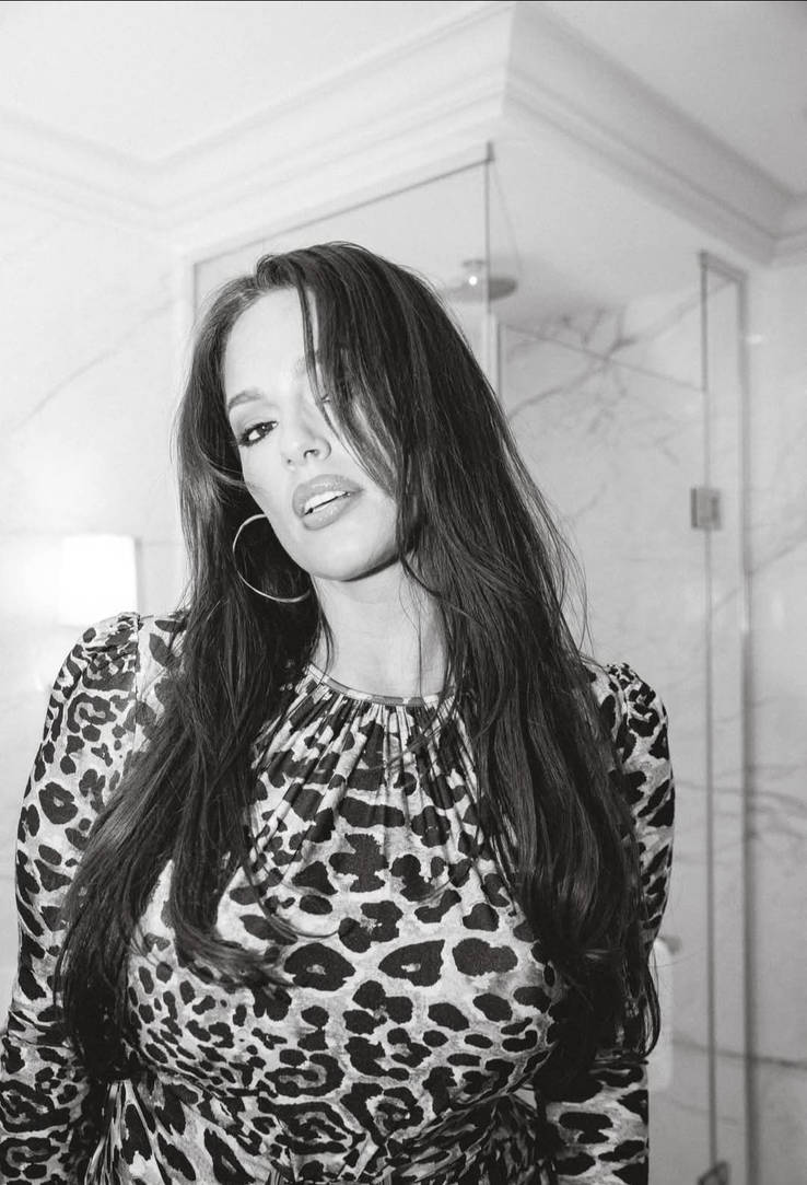 Ashley Graham in black and white photo by bigedp82 on DeviantArt