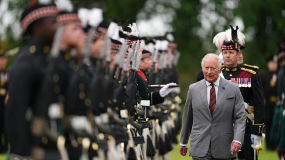 King Charles Hosts Rare Royal Family Dinner Ahead of Prince Harry’s Reported U.K. Visit