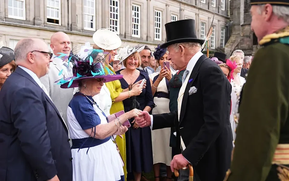 King hosts rare royal dinner as Harry visit looms