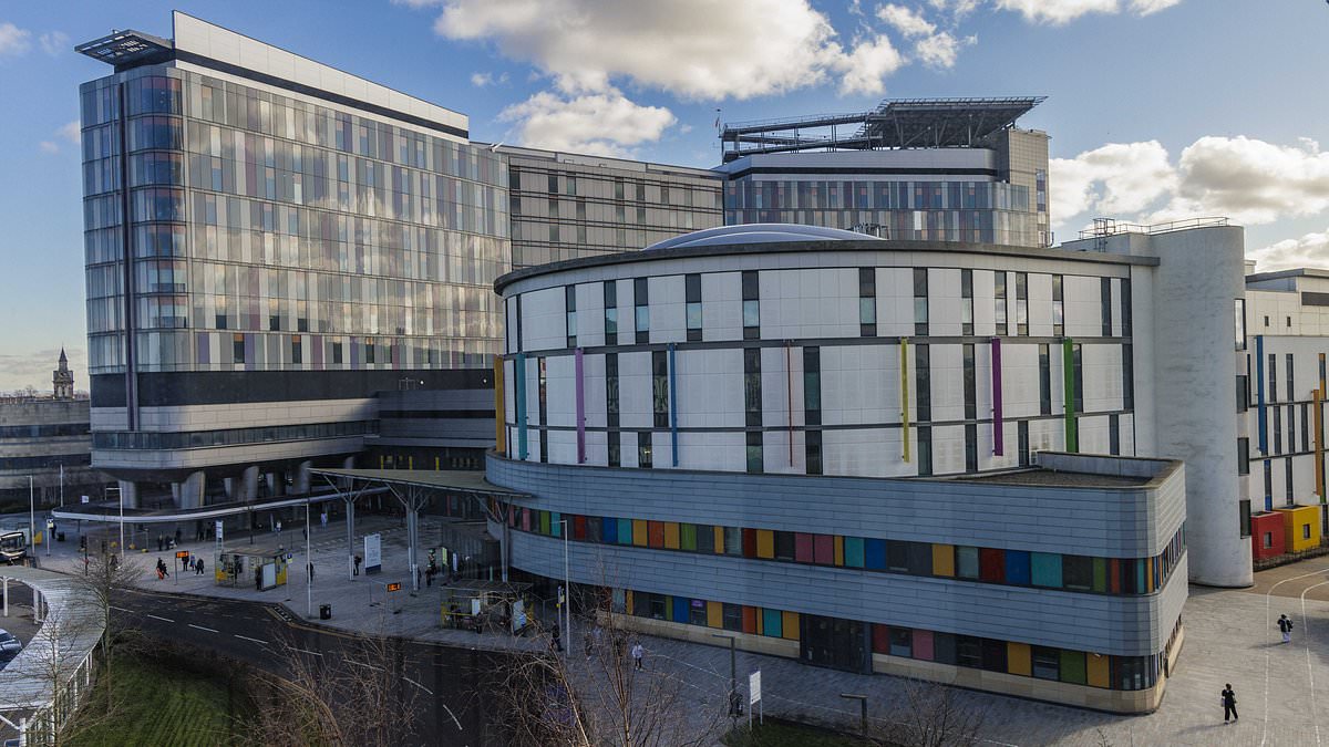 Suspected Ebola patient who 'locked down Scottish hospital' tests negative for deadly virus