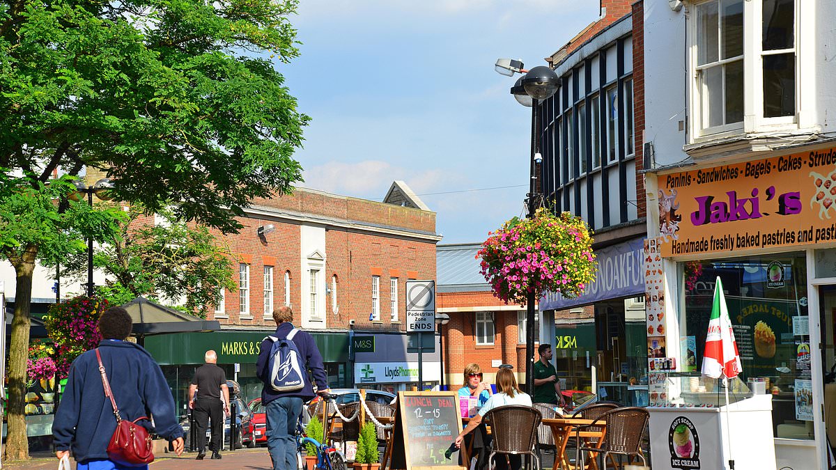 Crisis on High Street deepens after sales slump in June