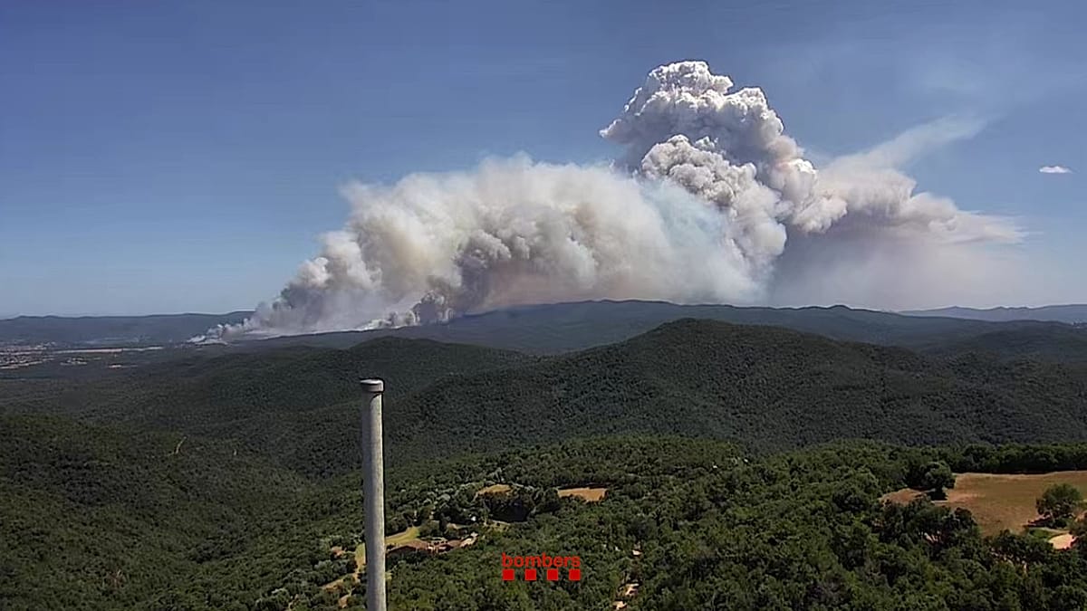 Costa Brava wildfire: 750 hectares affected and 12,000 confined