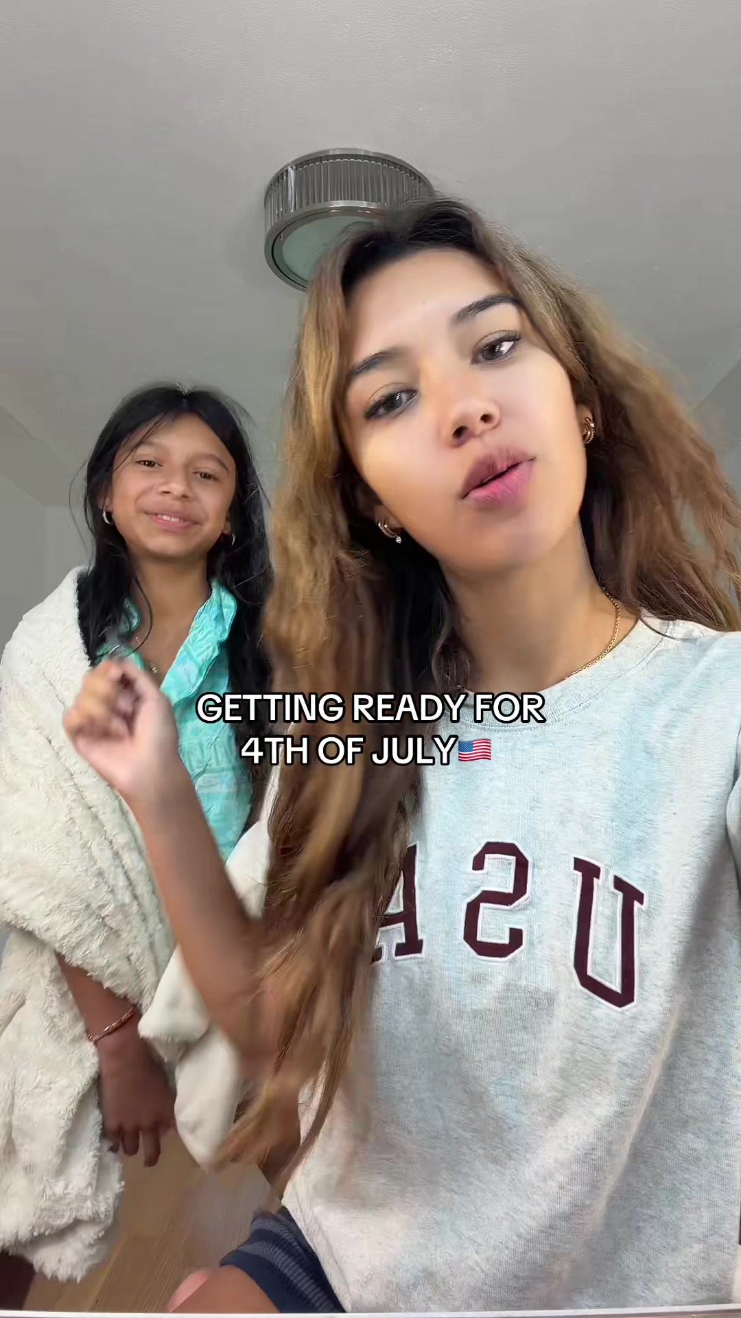 this is so chaotic omg😭#fourthofjuly #makeup #grwm #4thofjuly #chaos