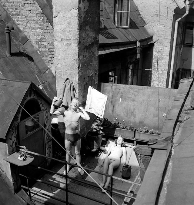 Sunbathing in Stockholm, Sweden in 1953. Photo: K.V Gullers.