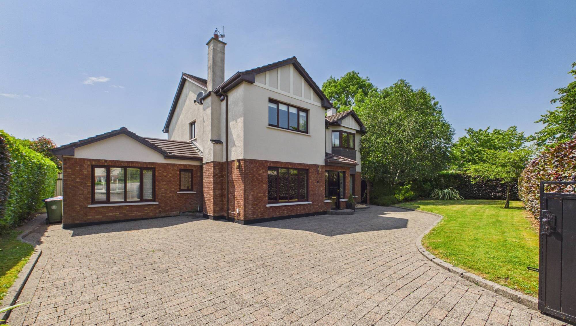 Spacious suburban home for 950k in Ballincollig