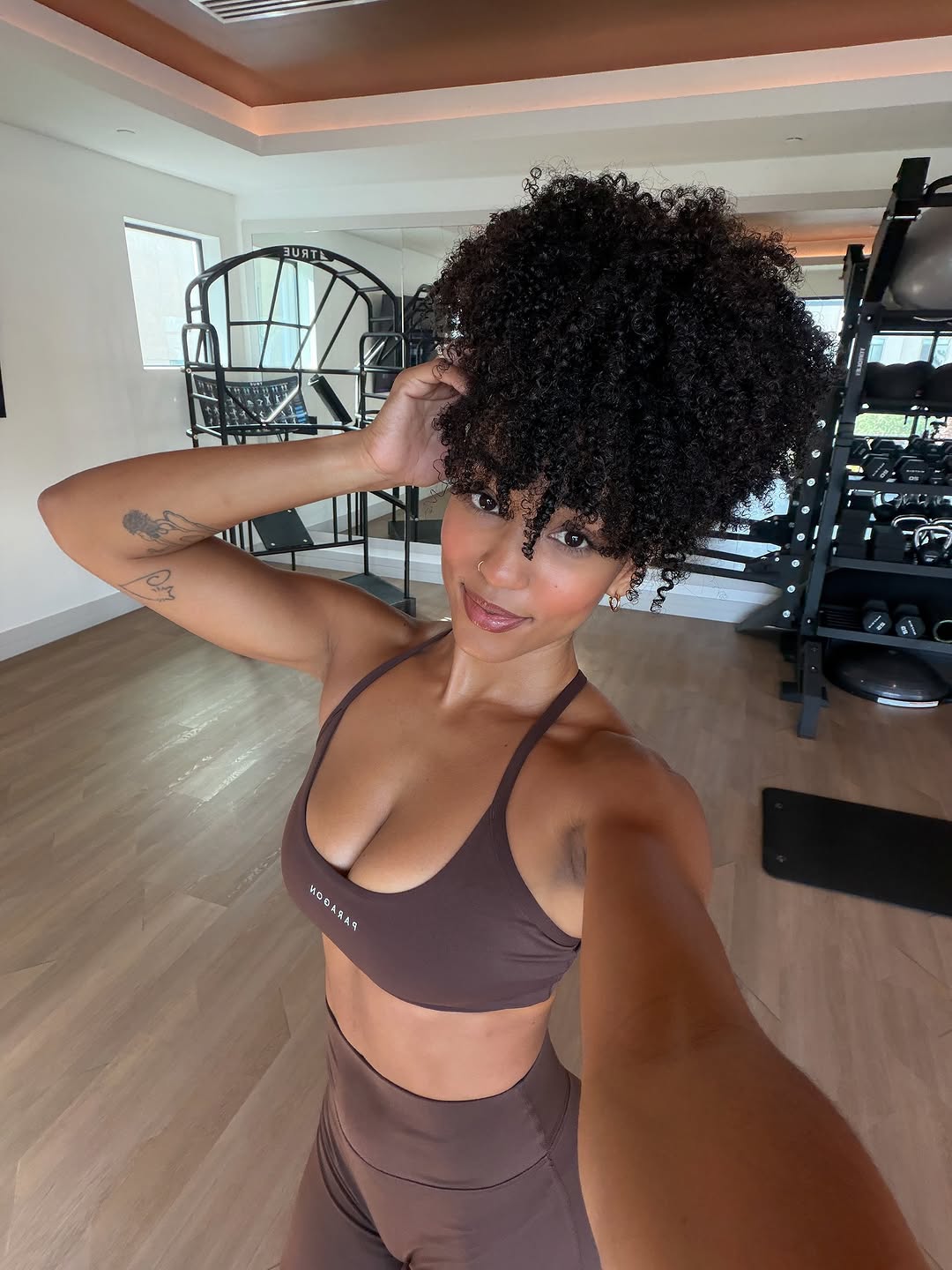 Happy monday, fam! 🤎 A new killer workout is dropping tomorrow… and trust me, you’re going to want to save this one! An...