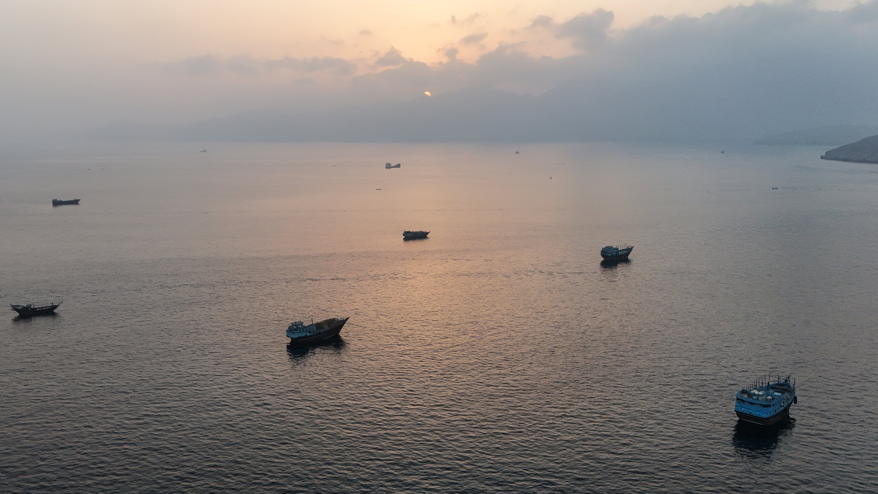 Shippers Face Deepening Dilemma as U.S. and Iran Vie for Control of the Strait