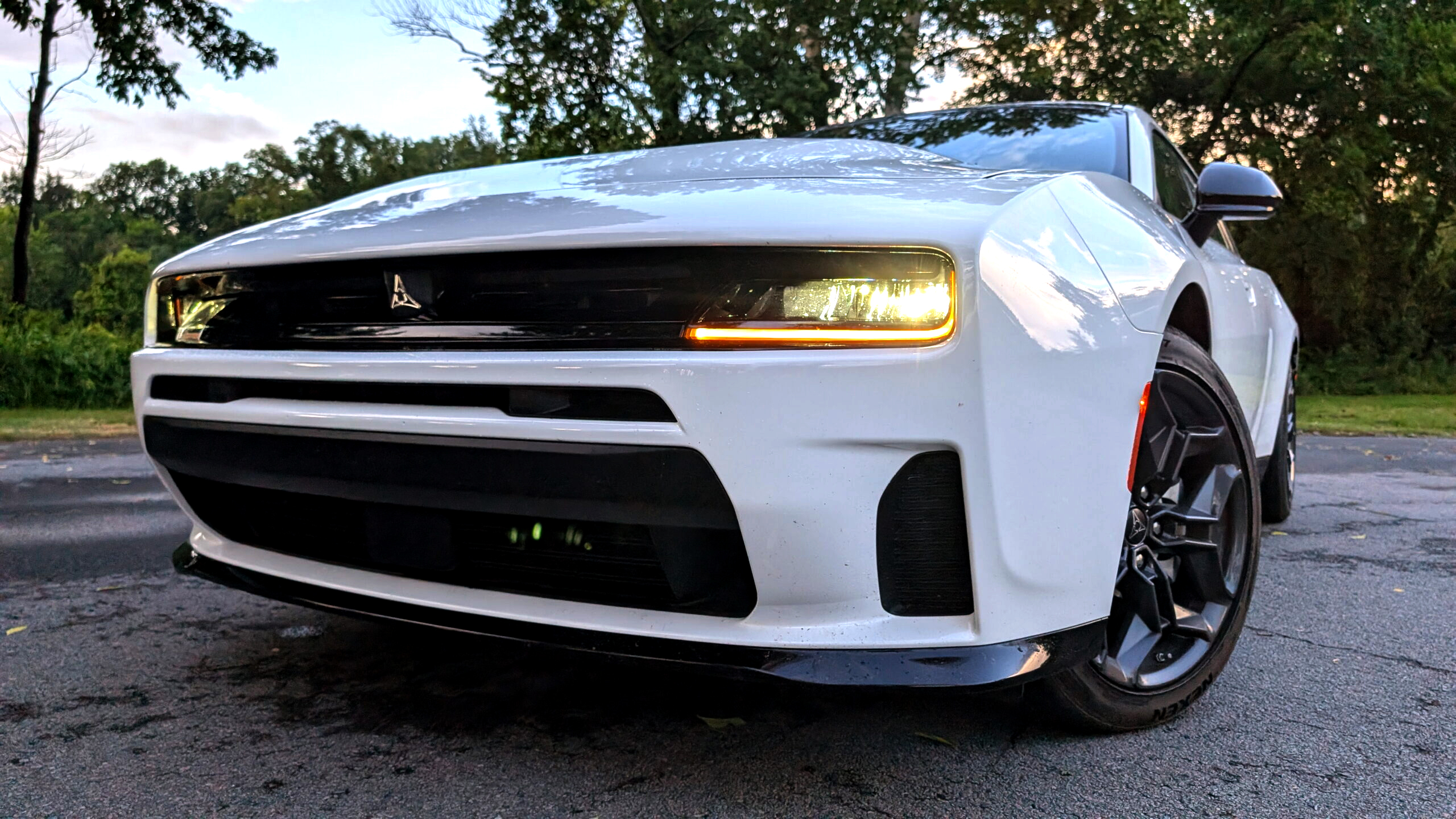 Dodge Is Paying Charger Buyers $10 For Every Horsepower Under The Hood