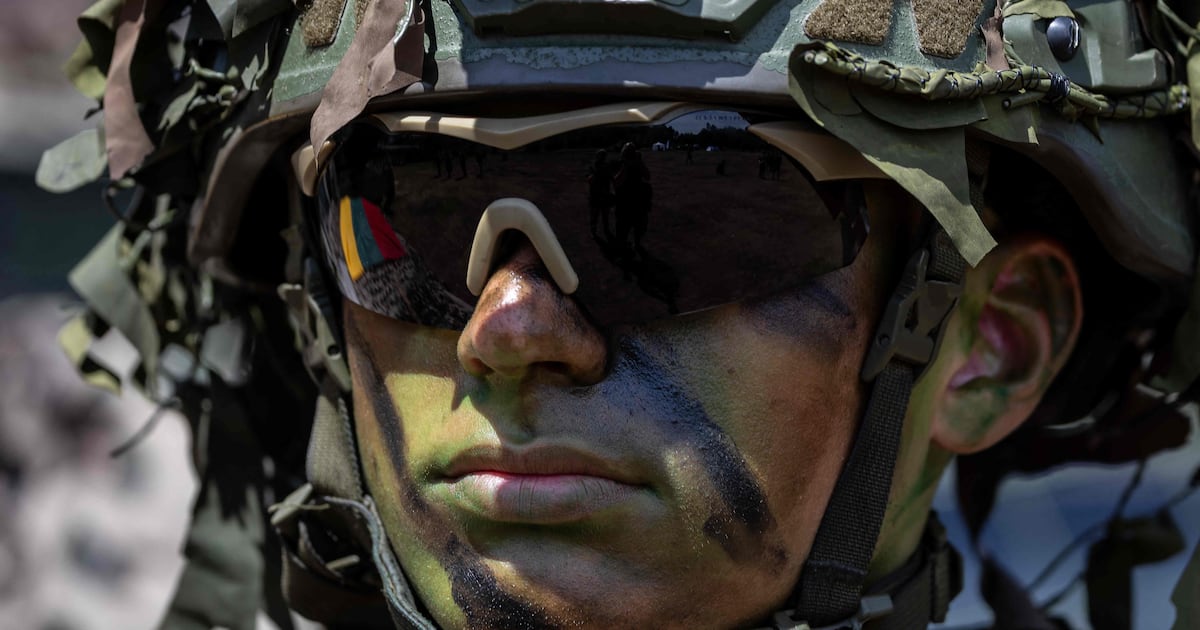 Lithuanian Youth Enlist Voluntarily Amid Russia's Threats