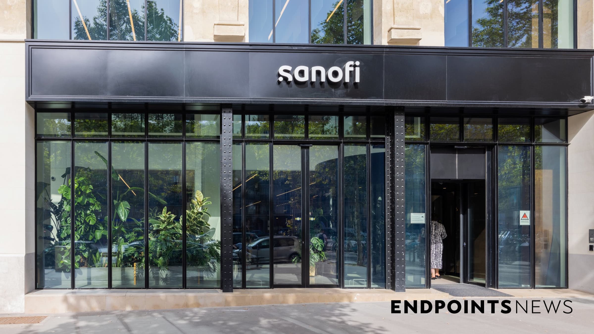 Sanofi sues Pfizer, Moderna over tech used in mRNA vaccines