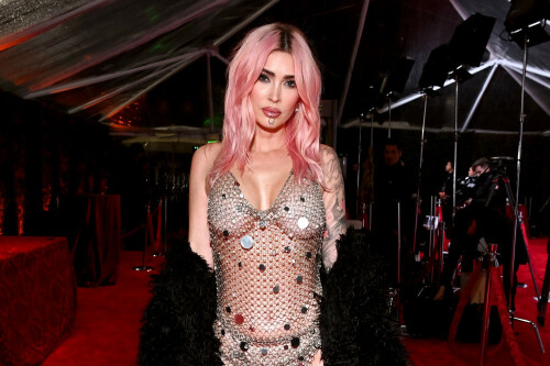 Megan Fox claps back at troll who criticised her sexy gothic photoshoot