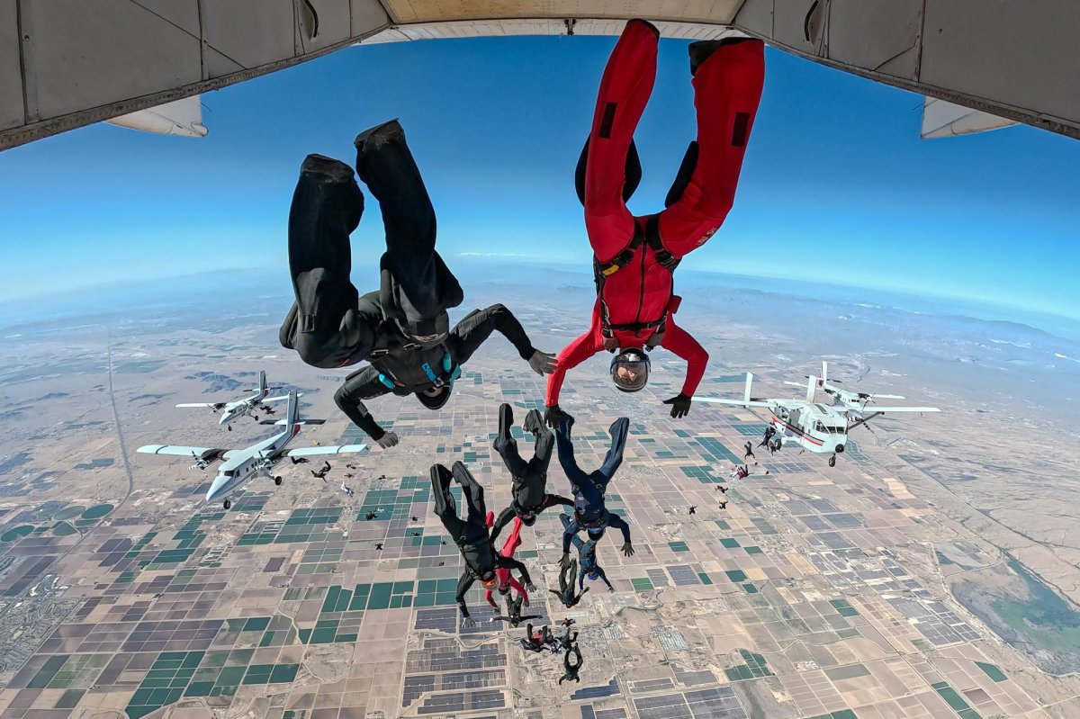 31,075 skydives recorded on one day in 43 countries