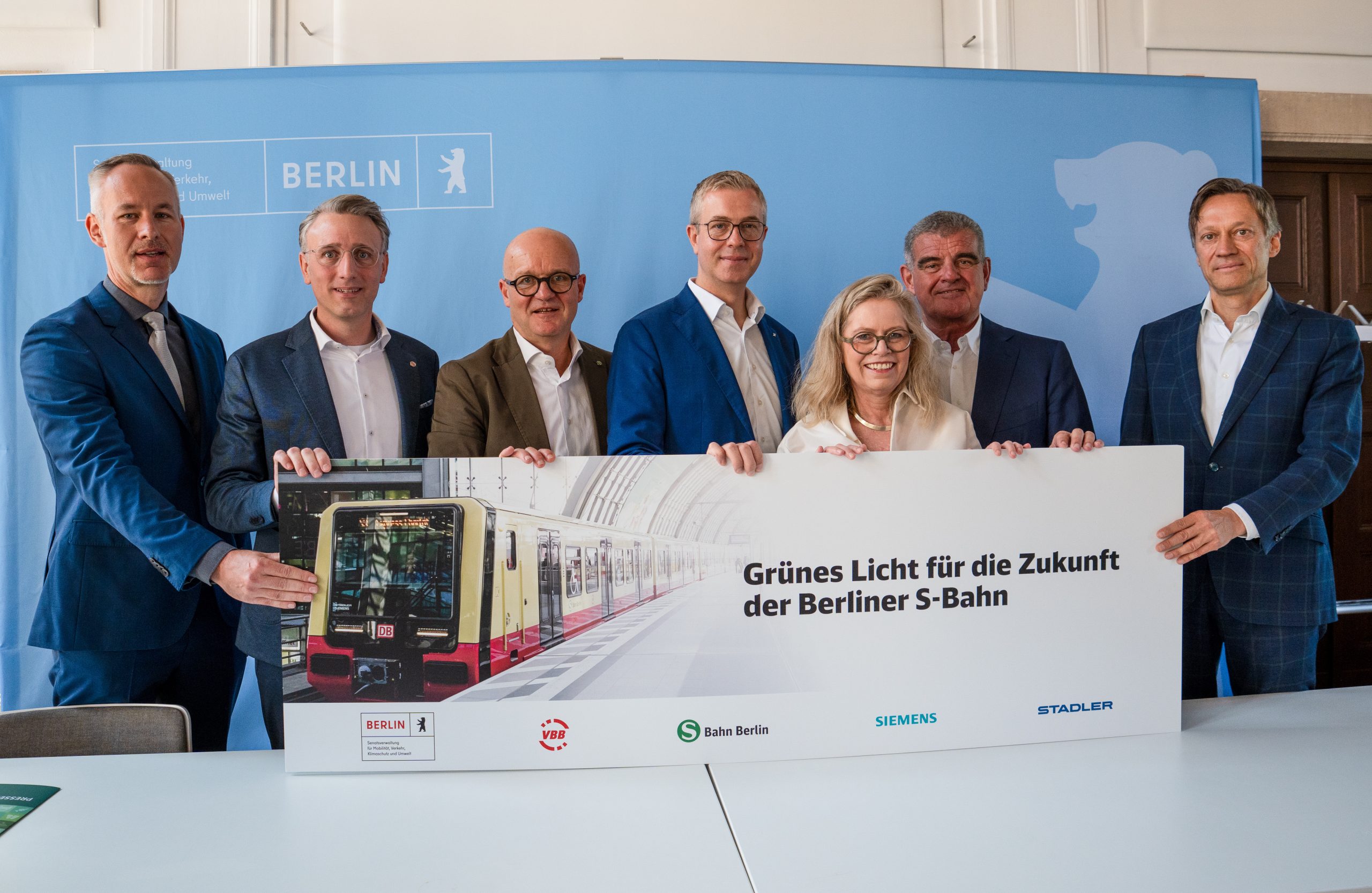 Berlin S-Bahn North–South &amp; Stadtbahn operations and rolling stock contract formally awarded