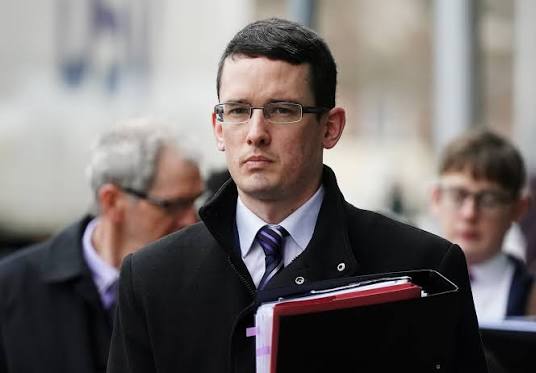 Enoch Burke: more than 700 days in jail and €208,000 in fines for defending his Christian convictions