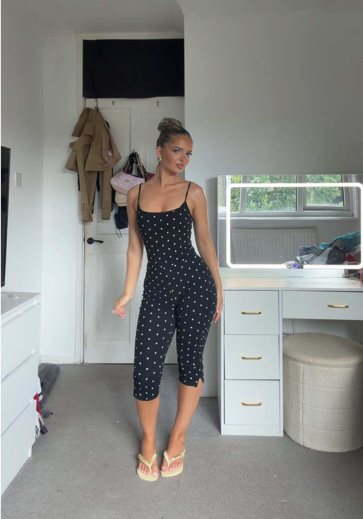 Capris + polka dots?? Yesss how cutesy  is this💕 #outfitinspo #fashiontiktok #outfitsideas #DealDrops #tiktokmademebuylt