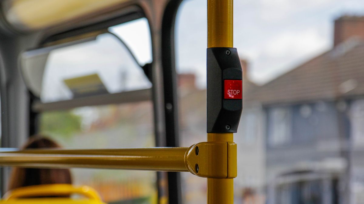 Dublin Bus driver injured as gang attack him for defending man lying on ground
