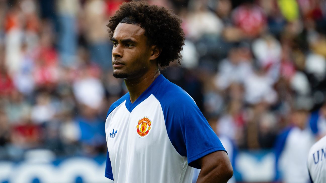 Sources: Juve keen on Zirkzee, Utd open to offers