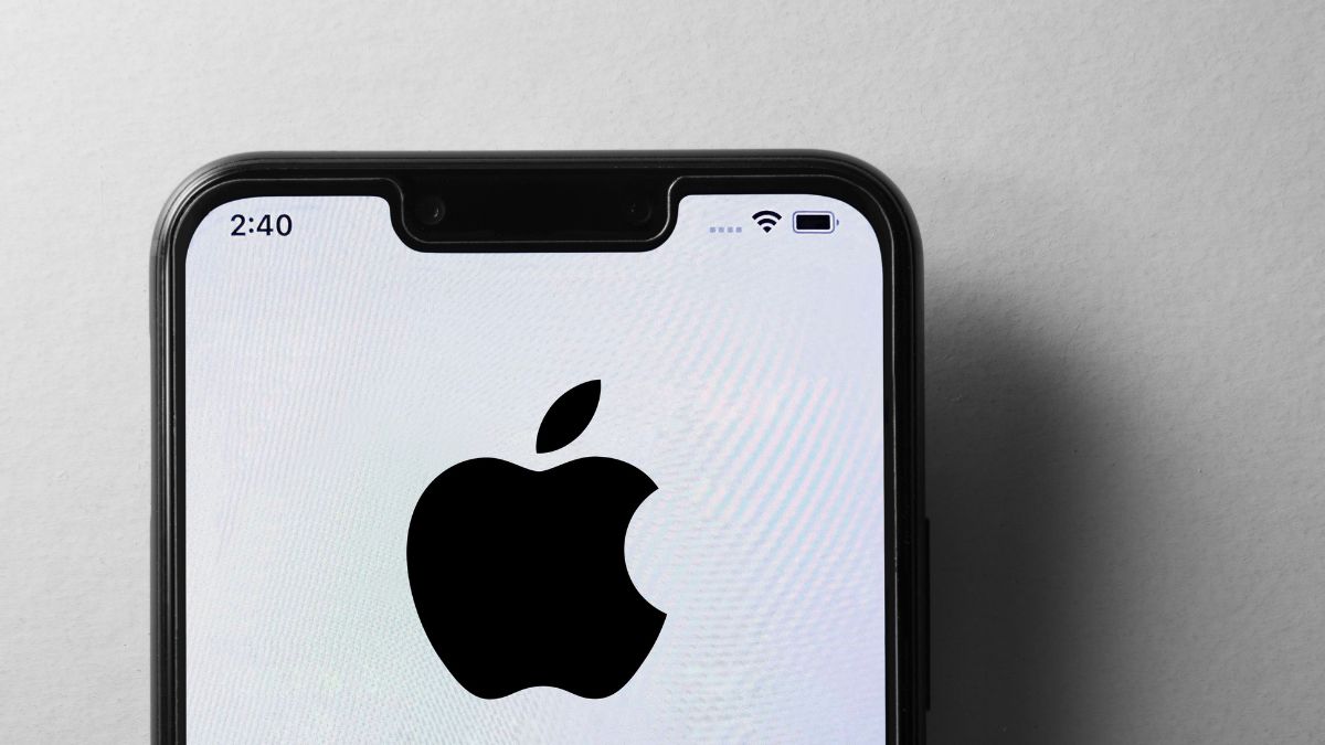 Apple accused of letting fake crypto app steal $1.8 million