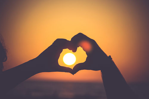 20 “Notes to Self” on Loving People (Instead of Judging or Ignoring Them)
