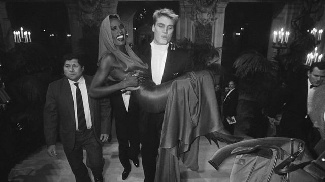 Before Dolph Lundgren became a famous Hollywood action star, he was actually working as Grace Jones’s personal bodyguard. They quickly fell in love, 1980s