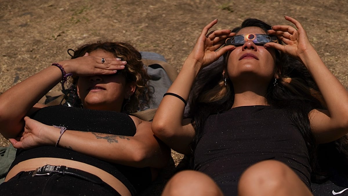 Eclipse: how to know if your eyes are damaged and the warning symptoms