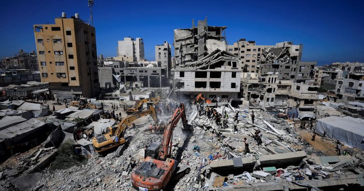 21 Dead, 45 Rescued After Gaza Building Collapse Amid Bomb Damage