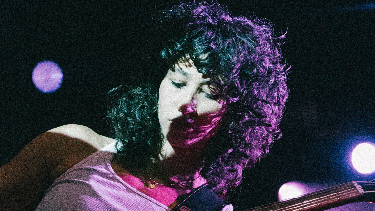 Towa Bird Had The Crowd Howling Like A ‘Dog’ On Opening Night Of The Gentleman Tour