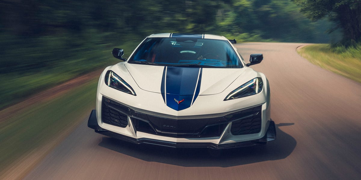 2027 Chevrolet Corvette Grand Sport Test: Middleweight Brawler