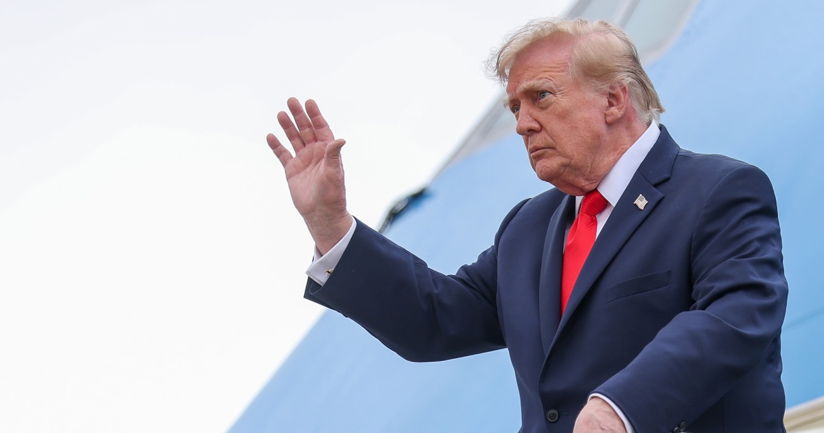 Trump delivers campaign remarks in Alabama