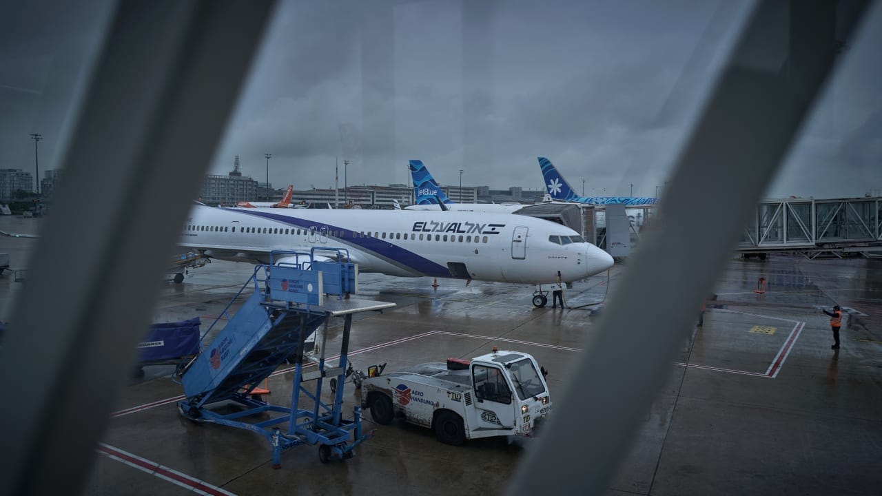 Paris cargo workers refuse to load Elbit shipment onto El Al flight bound for Israel