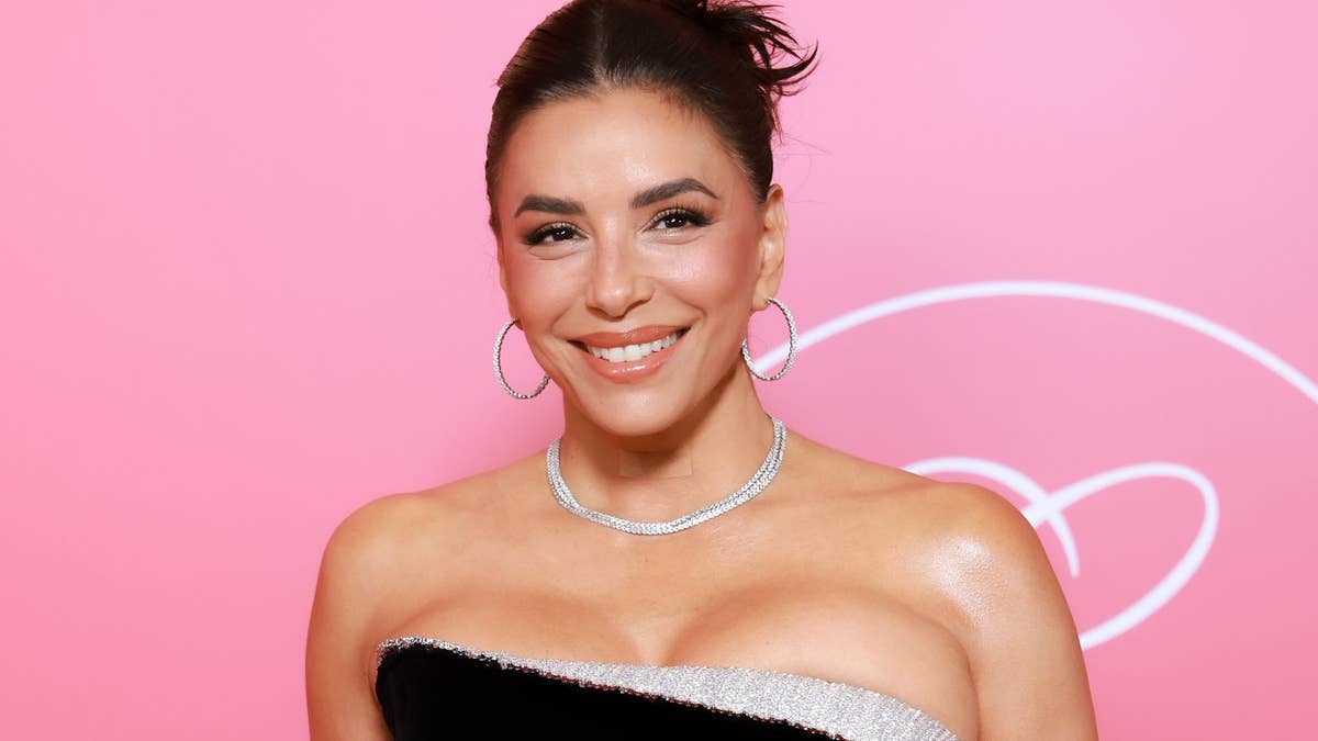 Eva Longoria is a red carpet vixen in strapless gown with risque neckline