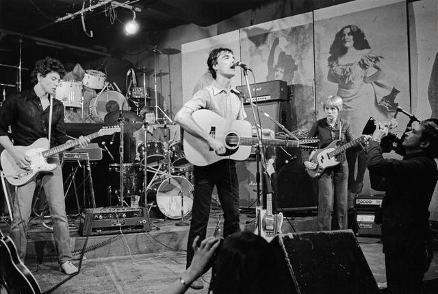 Talking Heads - CBGB, New York 1977 (photo by Allan Tannenbaum)