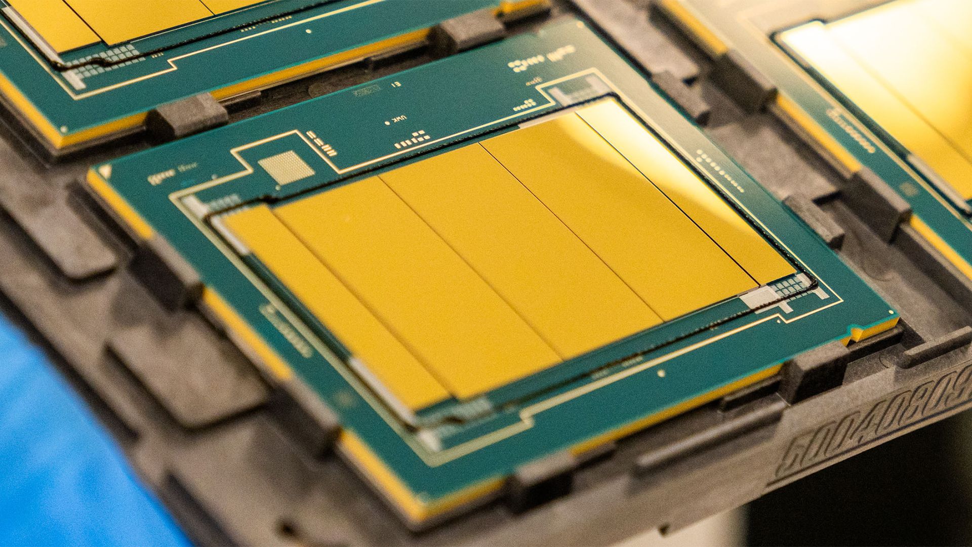 Analyzing Intel's EMIB and Foveros advanced packaging roadmaps