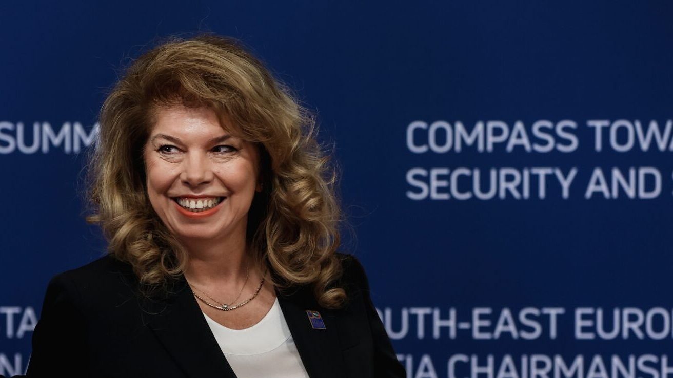 Bulgaria’s Presidential Frontrunner Holds Lead Despite Drone Controversy