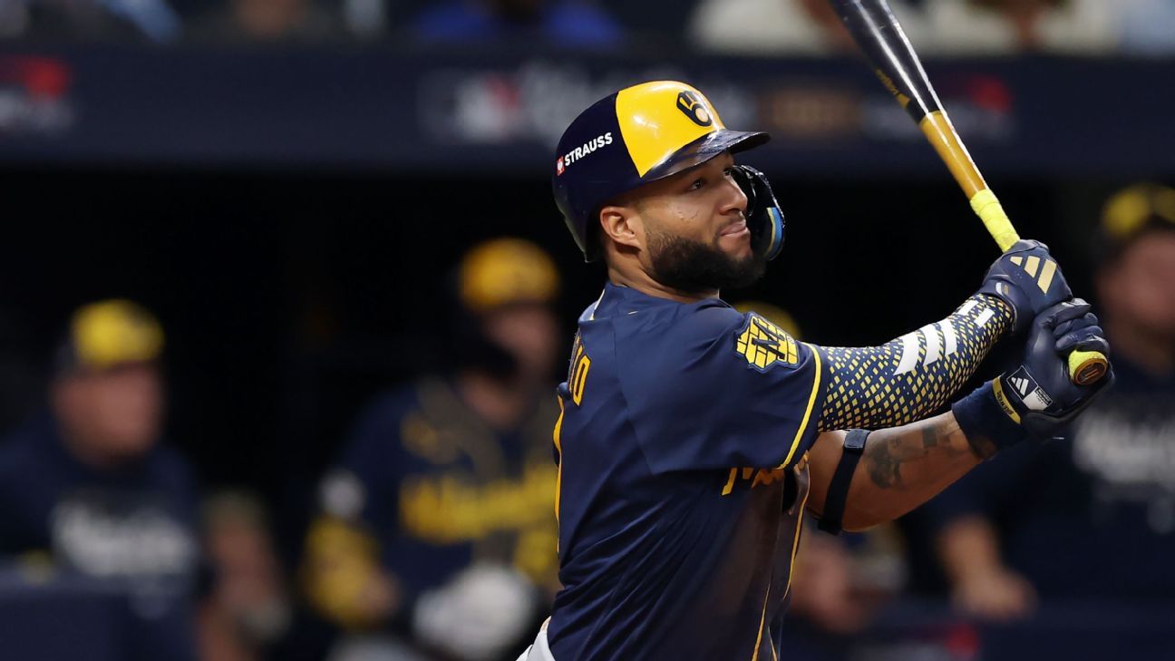 Brewers rout Rays in Game 3, 1 win from first World Series title