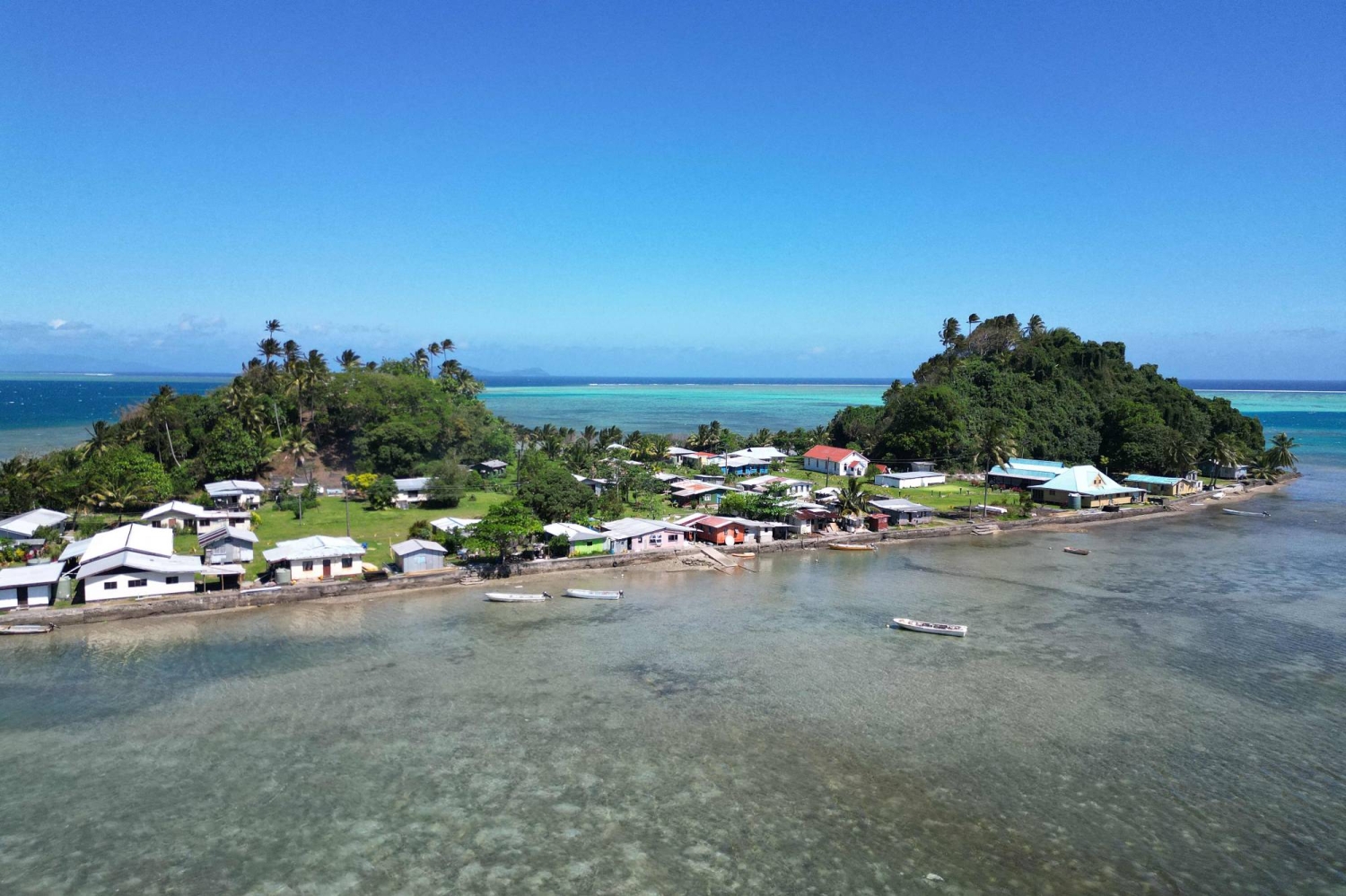 Climate-threatened Fijian utopia rejects calls to relocate