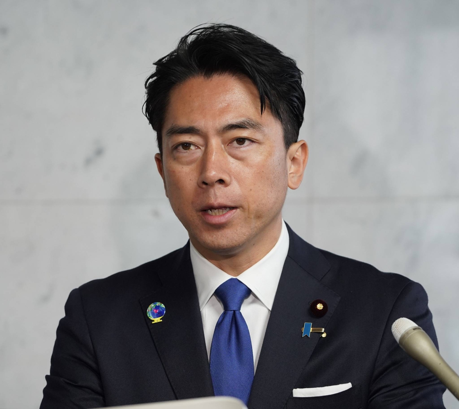 Koizumi heads to Philippines for ASEAN defense talks, but China meeting unlikely