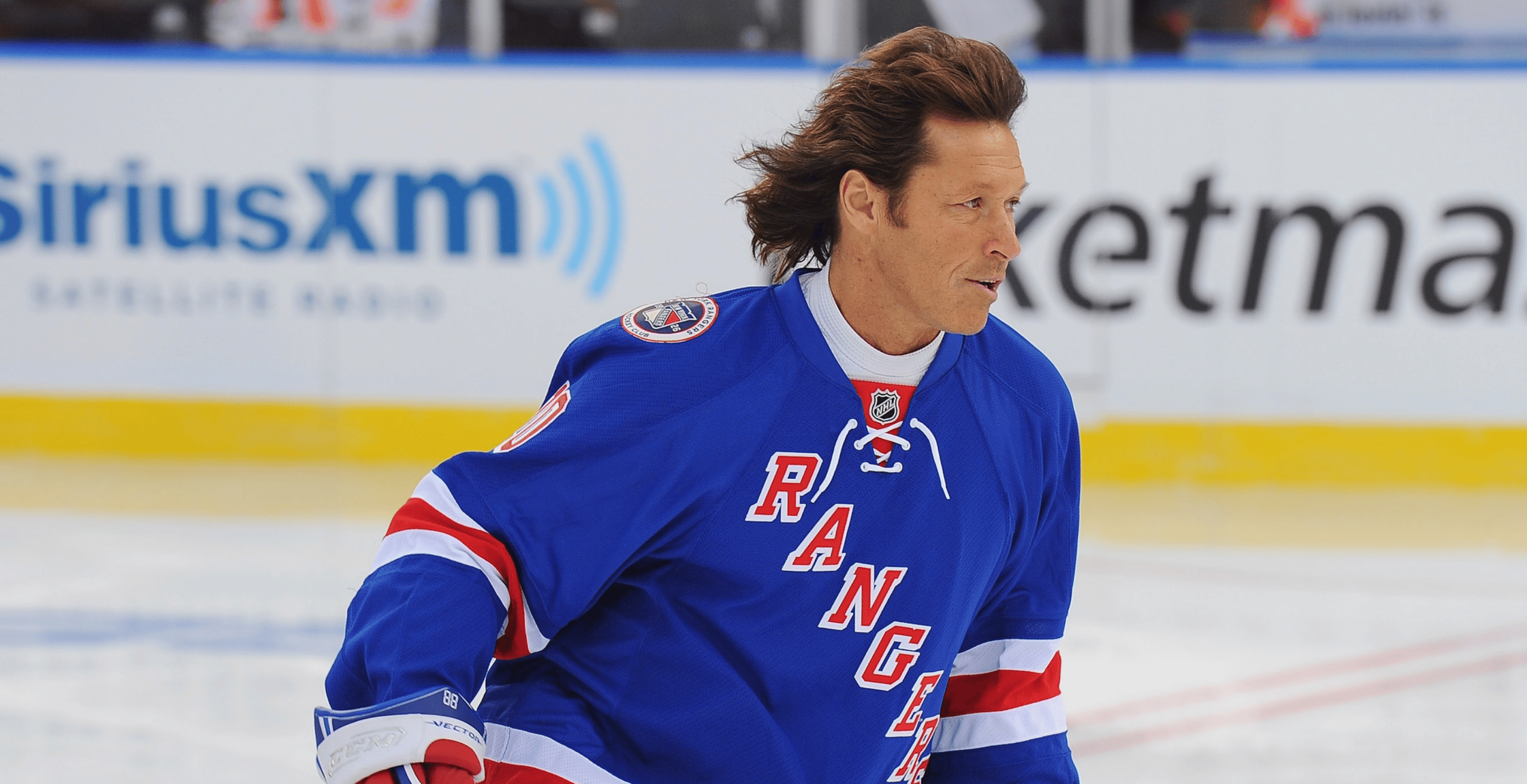 Rangers Arena Goes Dark to Honor Former Star After His Death at 69