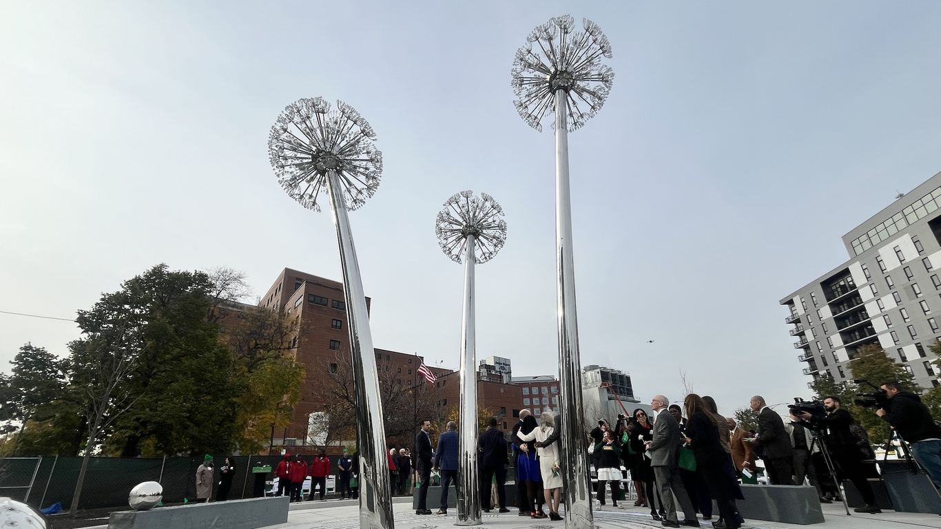 New COVID-19 memorial unveiled in Illinois Medical District