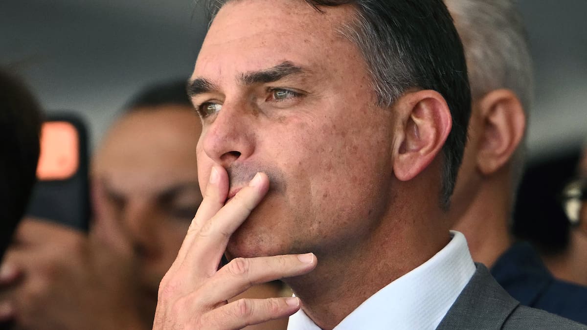 Brazil’s Flavio Bolsonaro flees to US after election loss